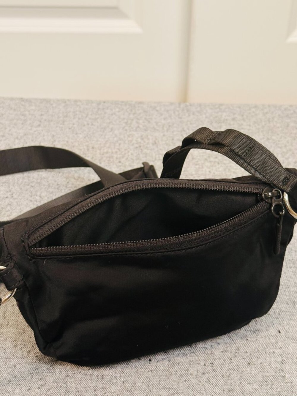 LULULEMON All Night Festival Bag Micro 2L Black w Silver Hardware ZIP TOP Ver. - Picture 6 of 9